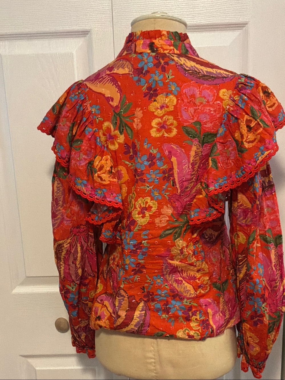 Farm Rio Women’s Red Floral Button-Front Ruffle Blouse - Picture 4 of 10